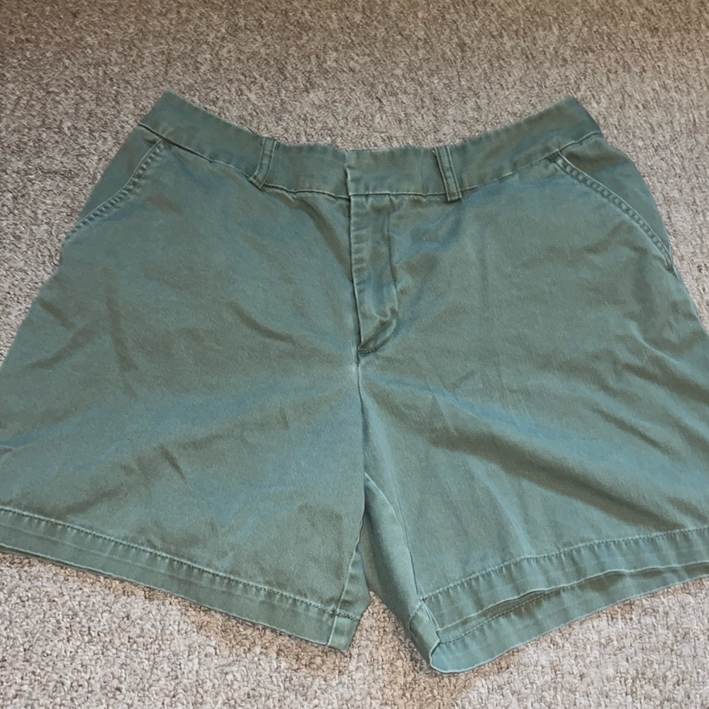 St John’s Bay green khaki chino shorts size 10
